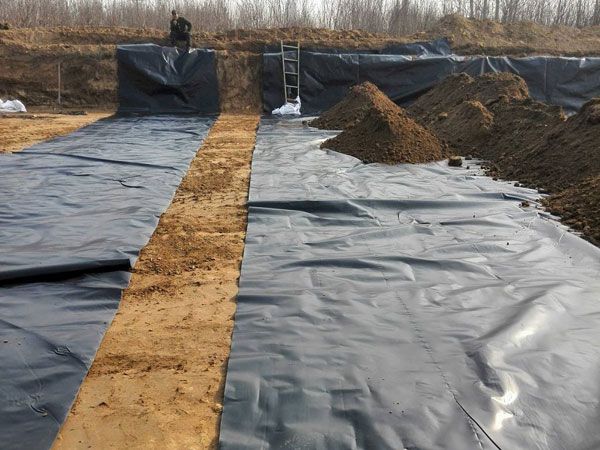 养殖塘防渗施工