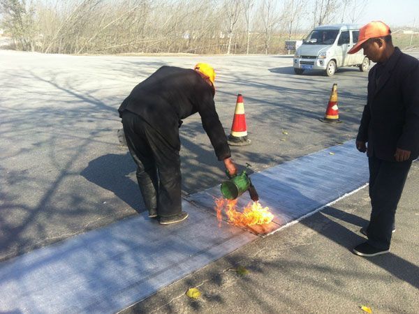 道路抗裂贴如何套定额