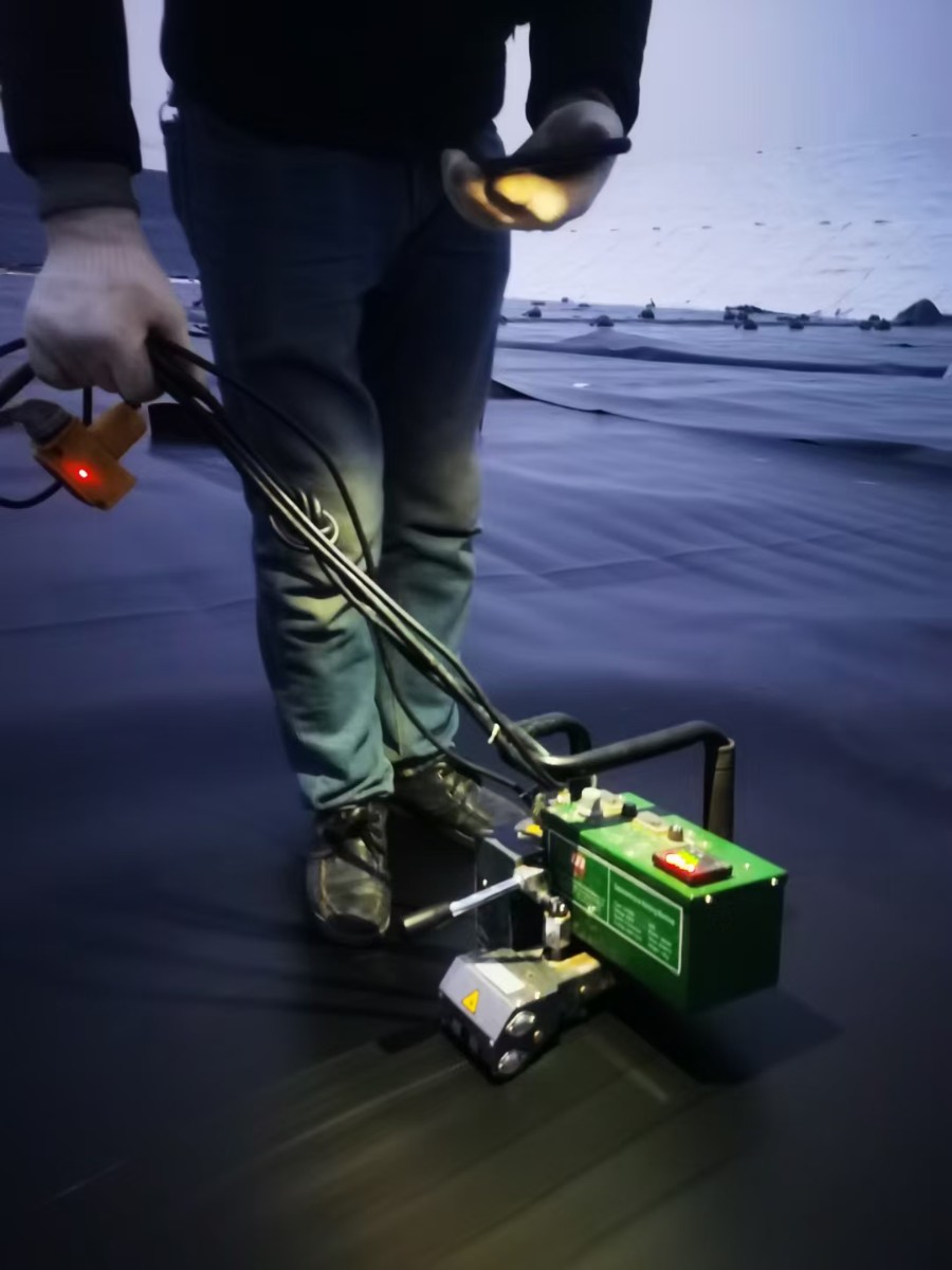 垃圾填埋场是如何施工的呢？山东土工膜厂家带您了解一下